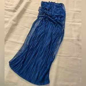 Blue crinkle infinity scarf. One size.